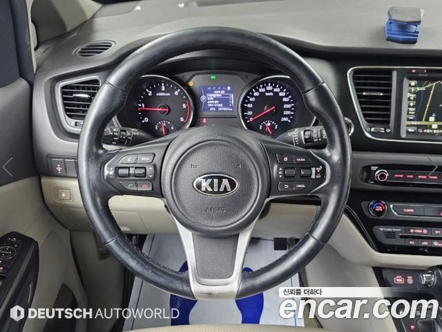 Kia Canival 2016 — photo 13