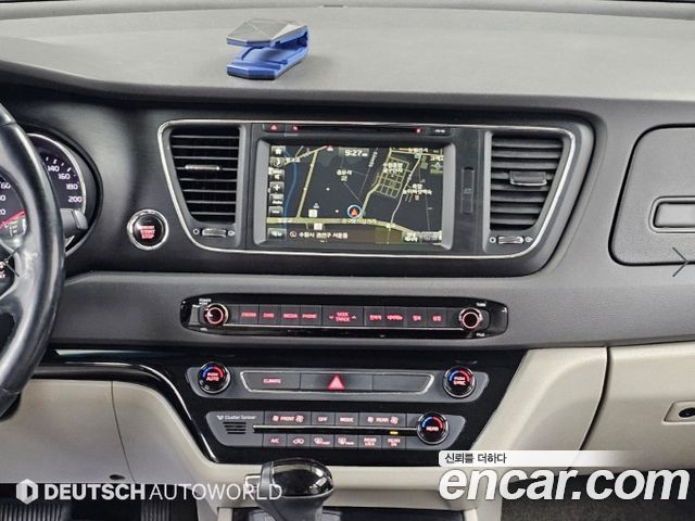 Kia Canival 2016 — photo 14