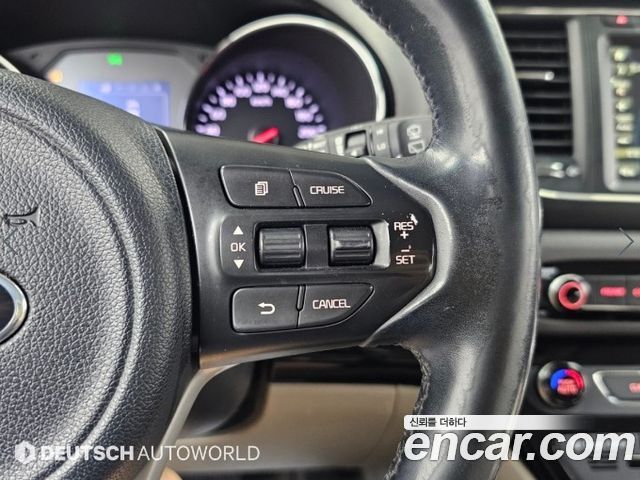Kia Canival 2016 — photo 17