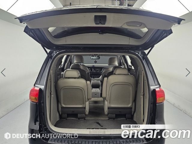 Kia Canival 2016 — photo 19