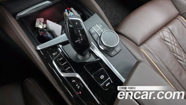 BMW Gran Turismo 2022 — photo 12