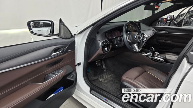 BMW Gran Turismo 2022 — photo 13