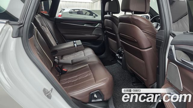 BMW Gran Turismo 2022 — photo 17