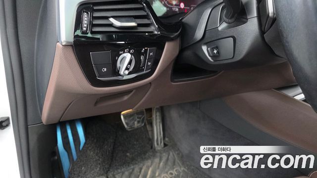 BMW Gran Turismo 2022 — photo 23