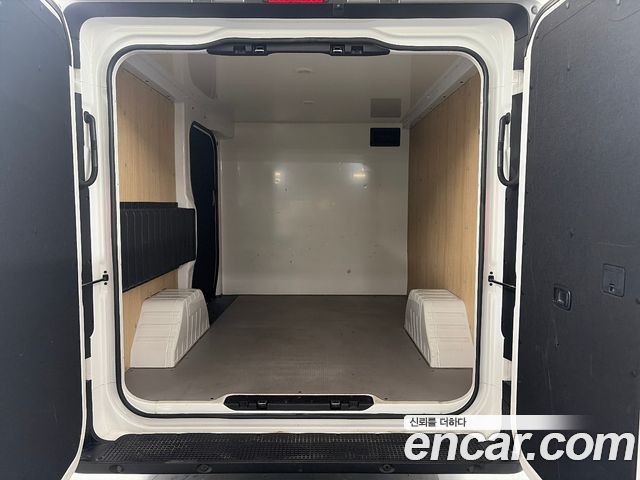 Hyundai ST1 2025 — photo 11