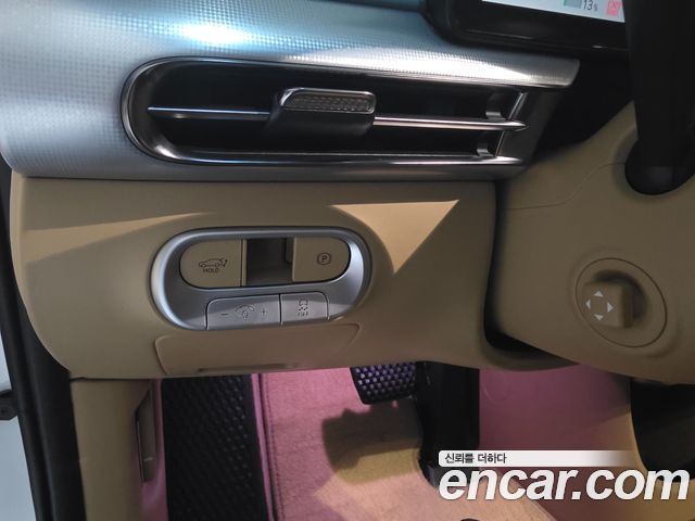 Genesis GV60 2023 — photo 11