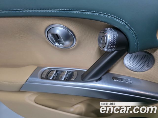 Genesis GV60 2023 — photo 12