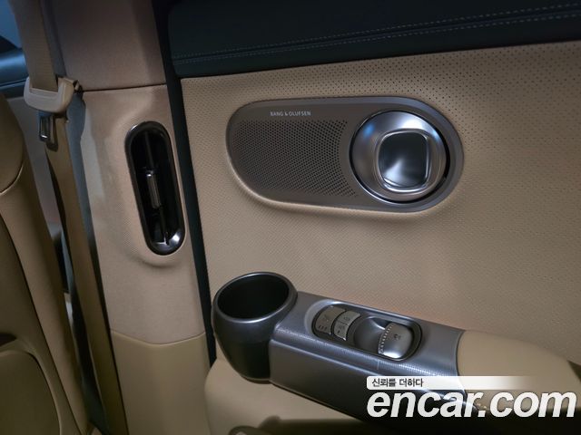 Genesis GV60 2023 — photo 16