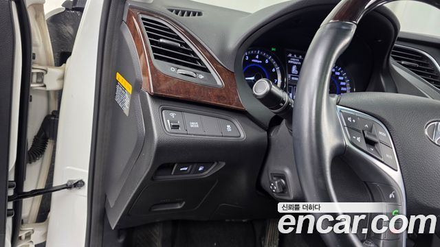 Hyundai Grandeur 2015 — photo 16