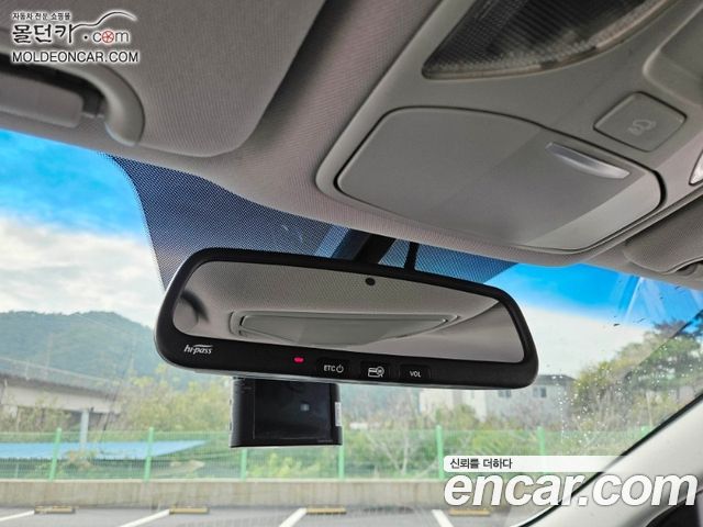 Hyundai Santafe 2018 — photo 13