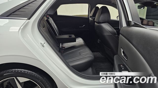 Hyundai AVANTE 2021 — photo 17