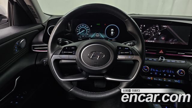 Hyundai AVANTE 2021 — photo 19