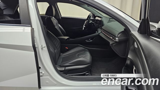 Hyundai AVANTE 2021 — photo 16