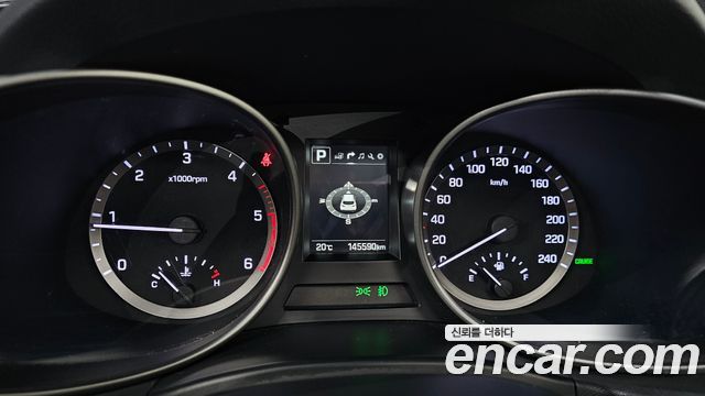 Hyundai Santafe 2017 — photo 11
