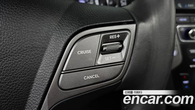 Hyundai Santafe 2017 — photo 22