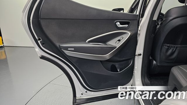 Hyundai Santafe 2017 — photo 15