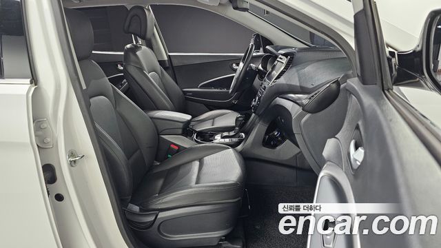 Hyundai Santafe 2017 — photo 16