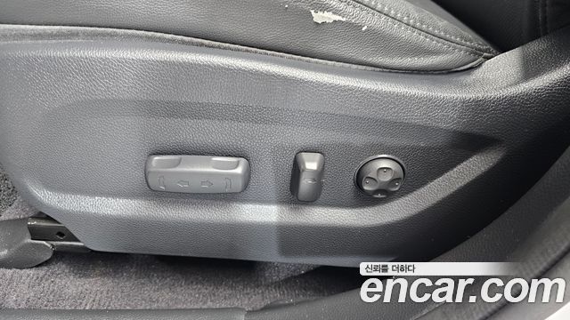Hyundai Santafe 2017 — photo 31