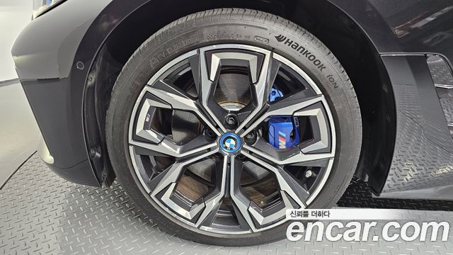 BMW i4 2023 — photo 5