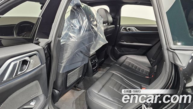 BMW i4 2023 — photo 18