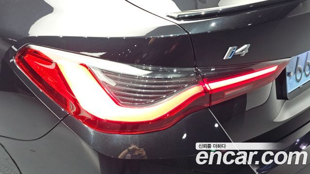 BMW i4 2023 — photo 9