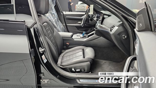 BMW i4 2023 — photo 16