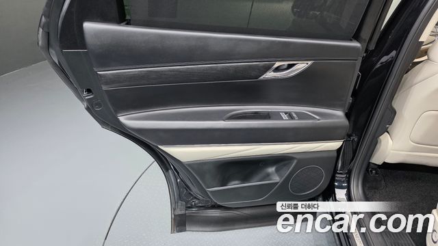 Genesis GV80 2023 — photo 15
