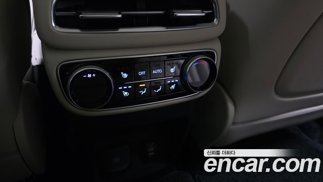 Genesis GV80 2023 — photo 30