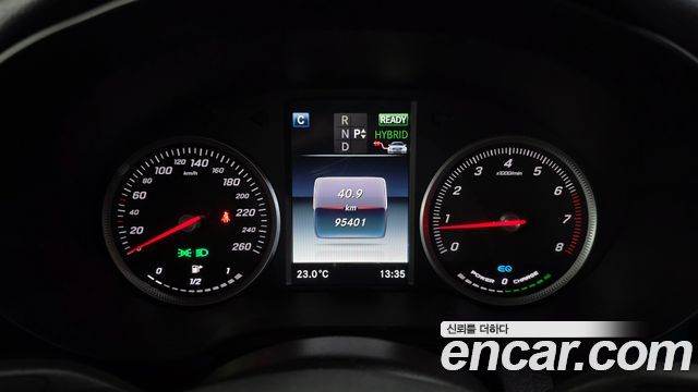 Mercedes-Benz GLC-Class 2019 — photo 11