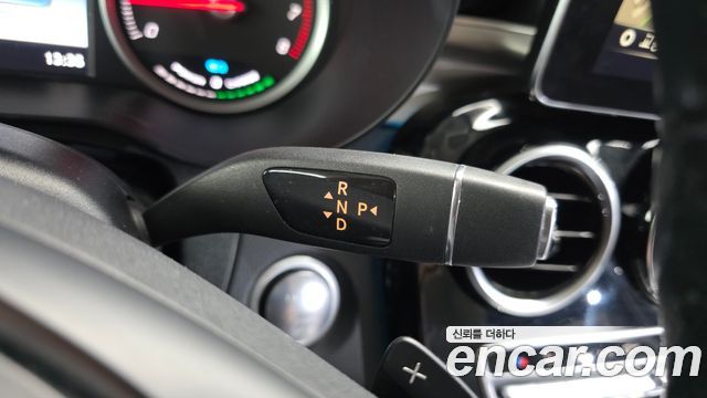 Mercedes-Benz GLC-Class 2019 — photo 12
