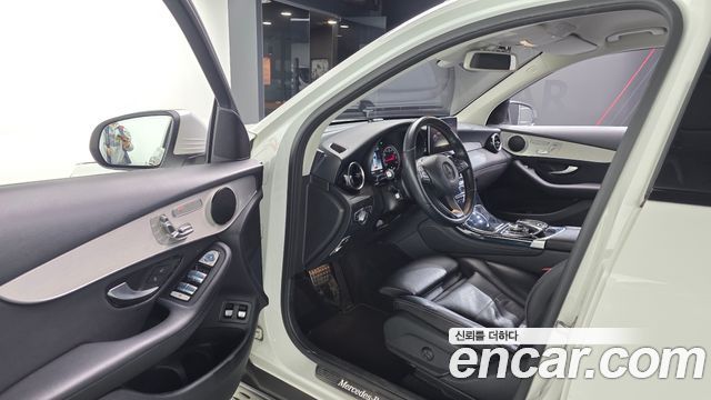 Mercedes-Benz GLC-Class 2019 — photo 13