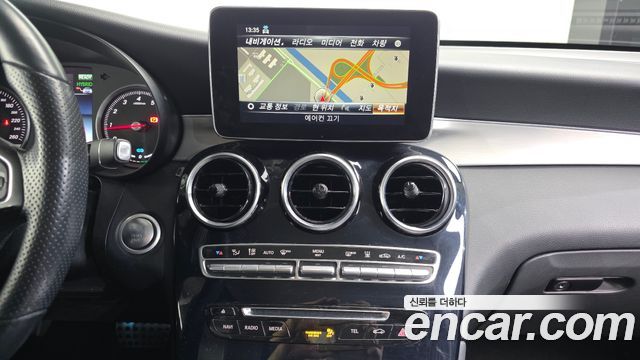 Mercedes-Benz GLC-Class 2019 — photo 20