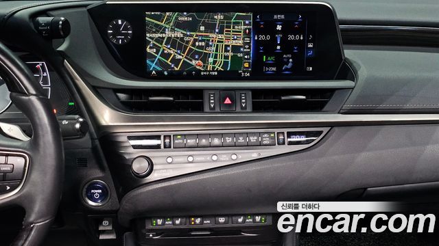 Lexus ES 2019 — photo 15