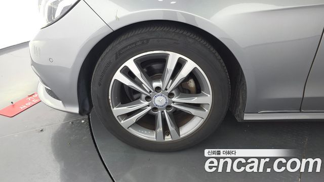 Mercedes-Benz E-Class 2014 — photo 5