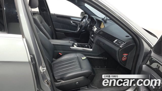 Mercedes-Benz E-Class 2014 — photo 11