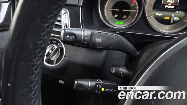 Mercedes-Benz E-Class 2014 — photo 16