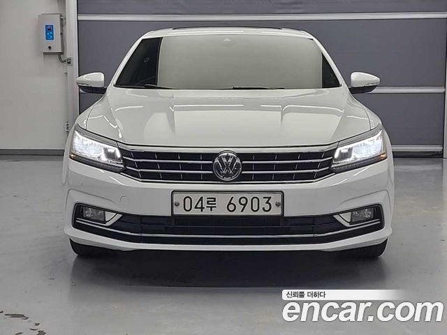Volkswagen Passat 2018 — photo 2