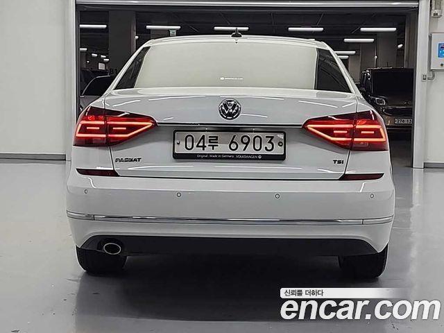 Volkswagen Passat 2018 — photo 3