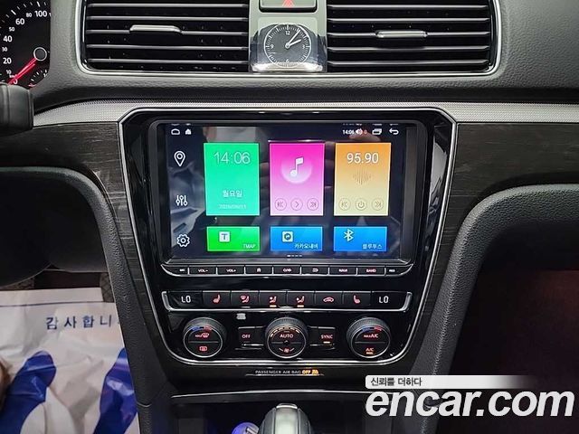 Volkswagen Passat 2018 — photo 10