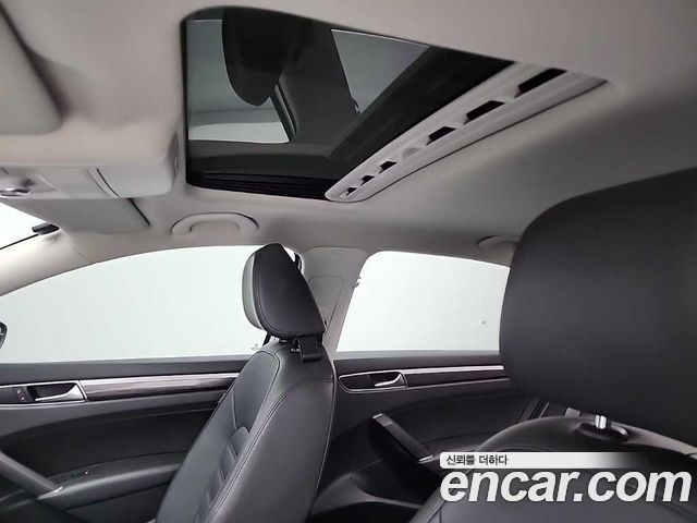 Volkswagen Passat 2018 — photo 14
