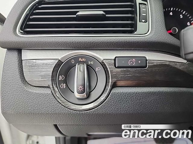 Volkswagen Passat 2018 — photo 19