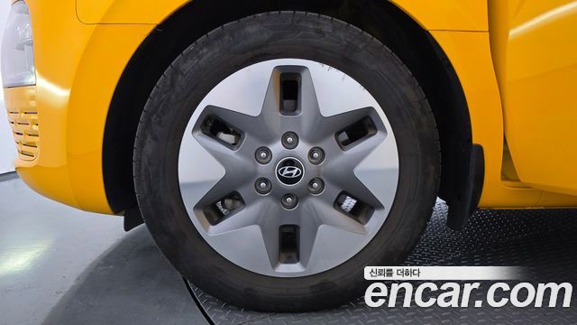 Hyundai Staria 2025 — photo 5