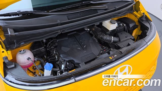 Hyundai Staria 2025 — photo 6