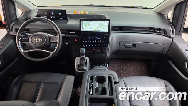Hyundai Staria 2025 — photo 7