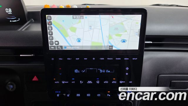 Hyundai Staria 2025 — photo 14