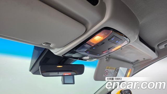Hyundai Staria 2025 — photo 19