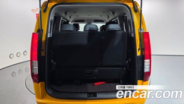 Hyundai Staria 2025 — photo 20