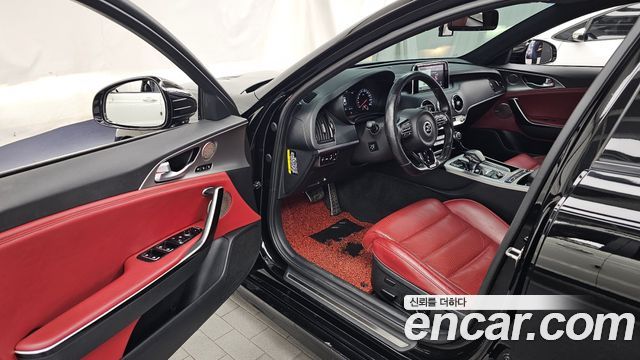 Kia Stinger 2018 — photo 10