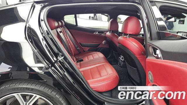 Kia Stinger 2018 — photo 12