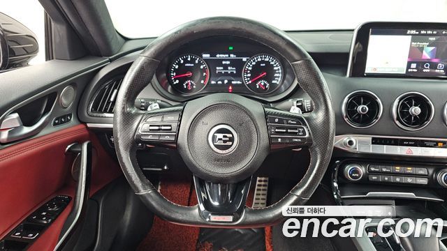 Kia Stinger 2018 — photo 13
